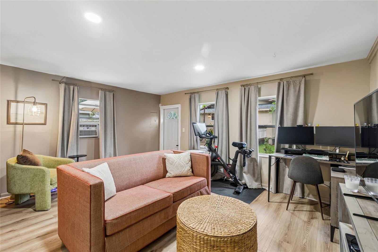 HAMPTON TERRACE - Residential