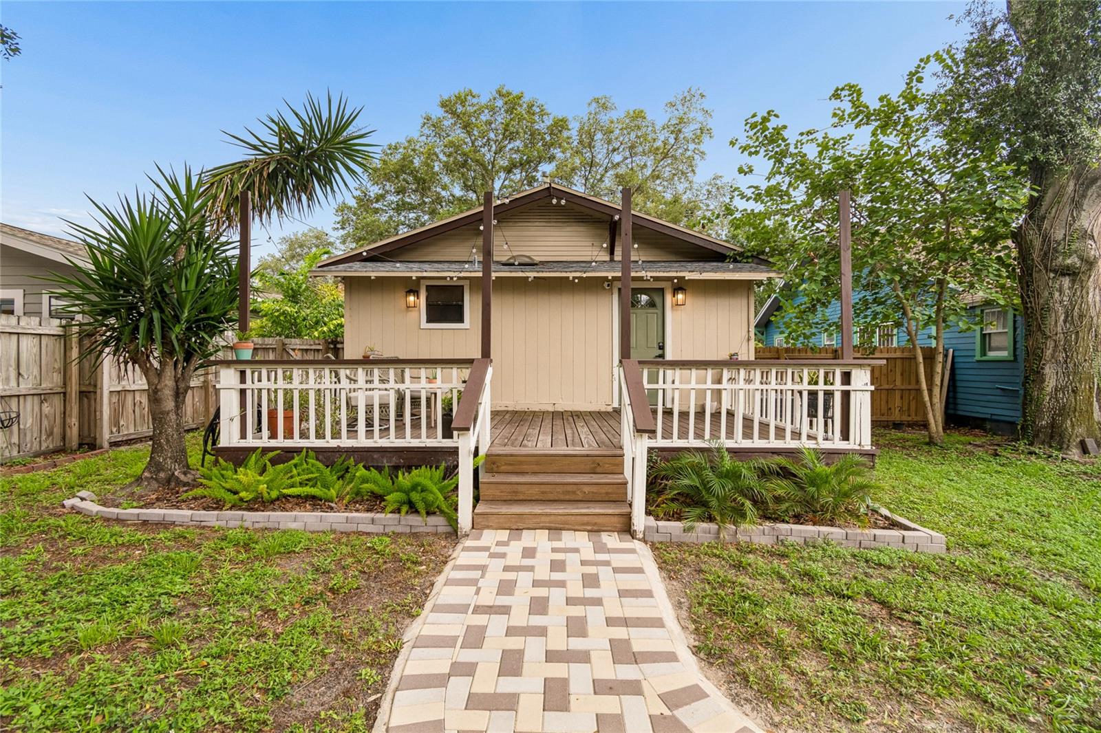 HAMPTON TERRACE - Residential