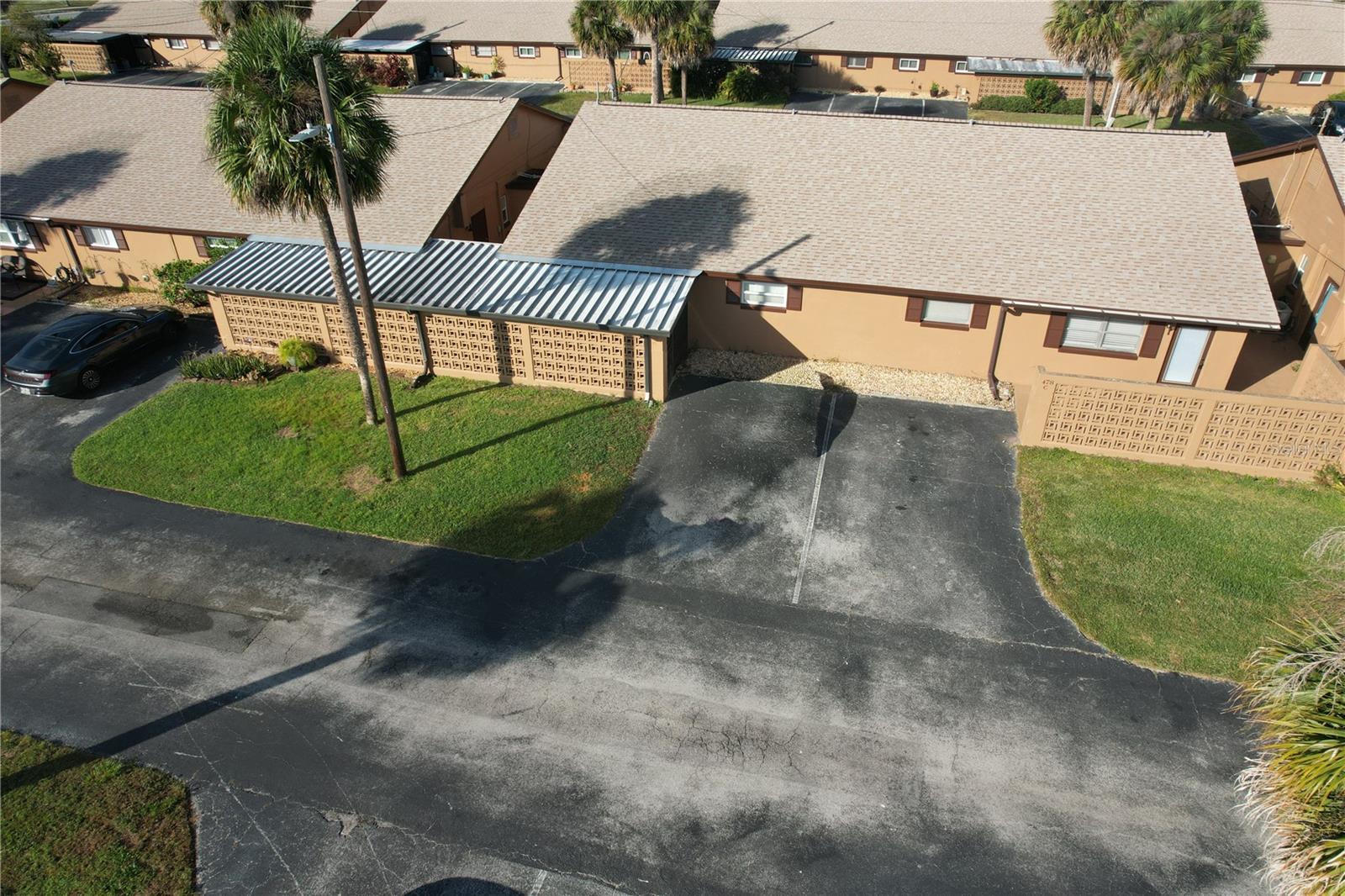 Excellent investment opportunity in Casselberry. This well-maintained 1-bedroom, 1-bath property is currently leased month-to-month, providing immediate and flexible rental income. With a functional layout, solid condition, and strong demand in the area, it offers dependable performance and long-term appreciation potential. A great addition to any investment portfolio.
