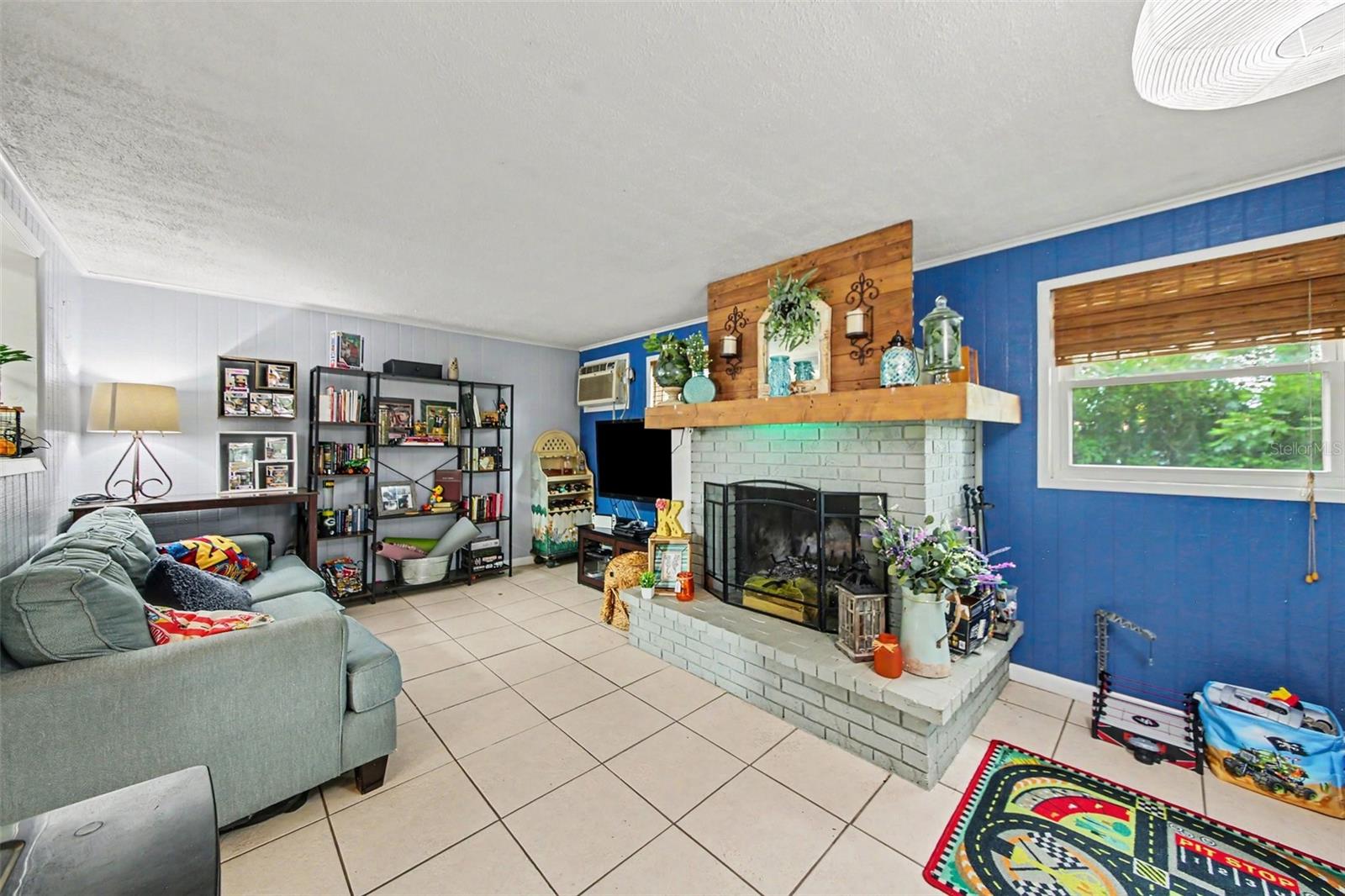 TIFFANY TERRACE - Residential