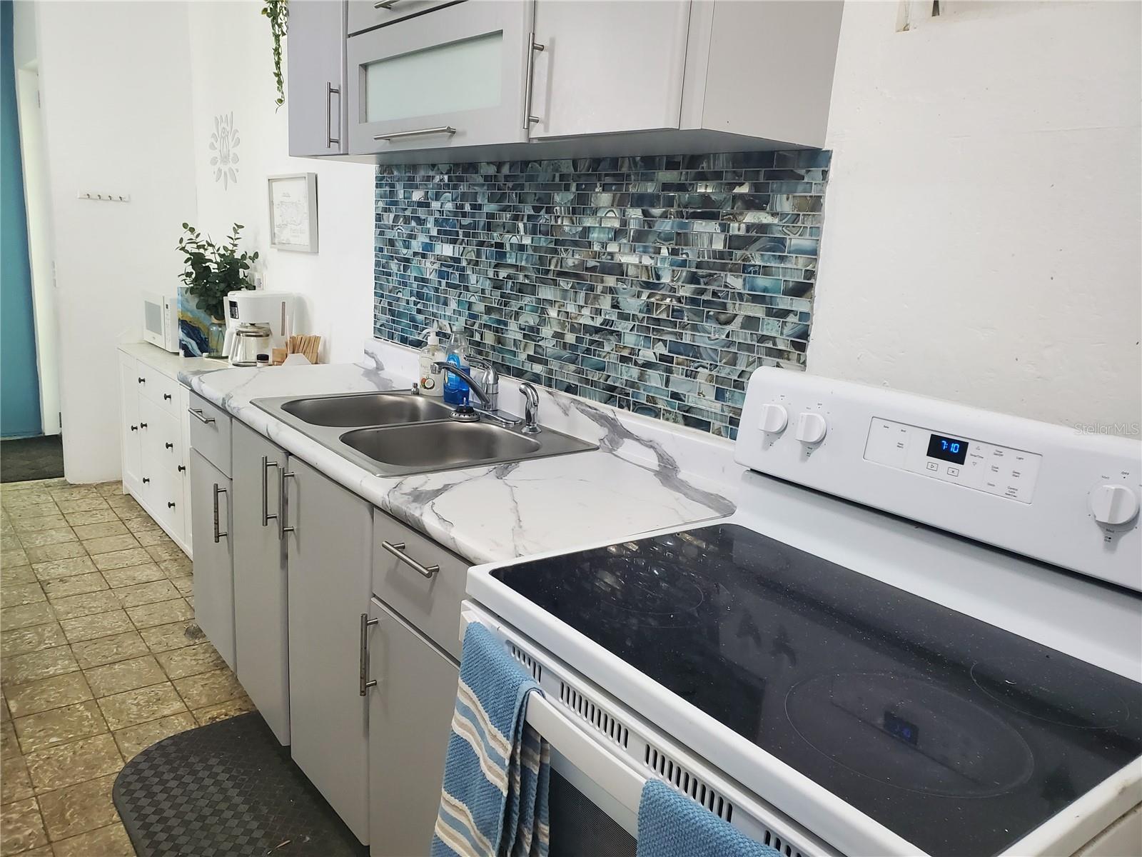 ARECIBO LA PLAYA APARTMENTS - Residential