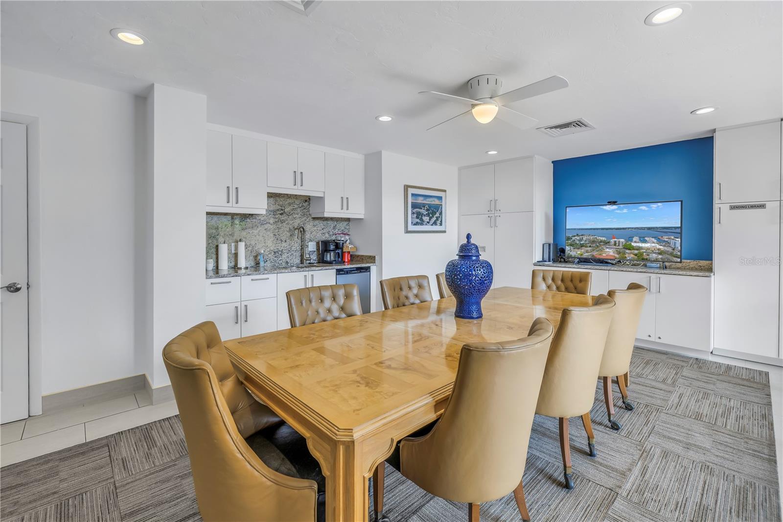 THE RIVERVIEW - Residential