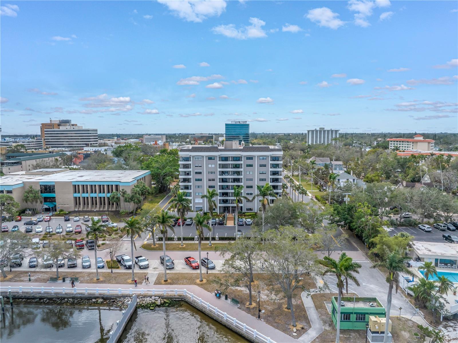 THE RIVERVIEW - Residential
