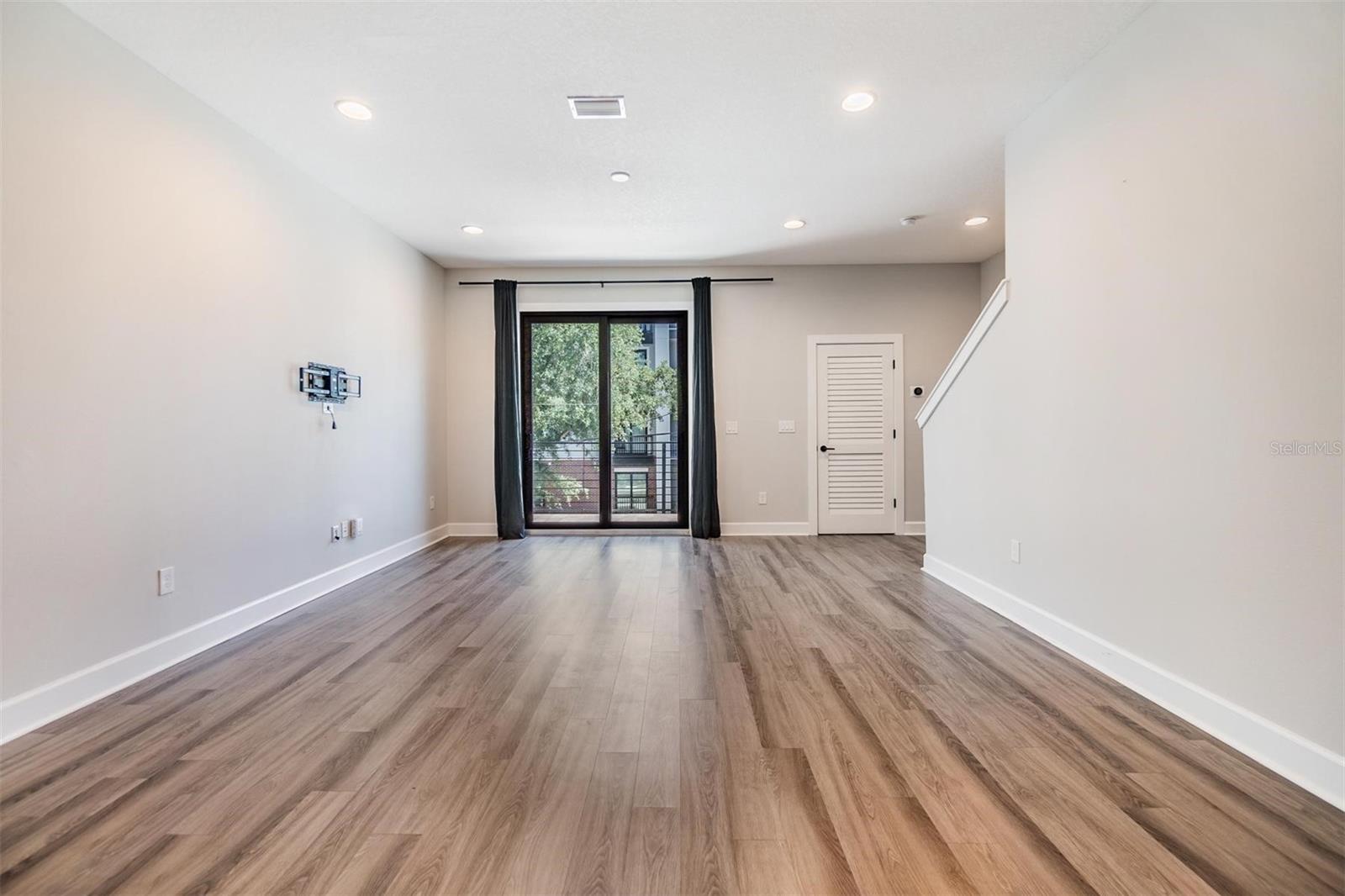CARMEN PLACE TWNHMS - Residential Lease