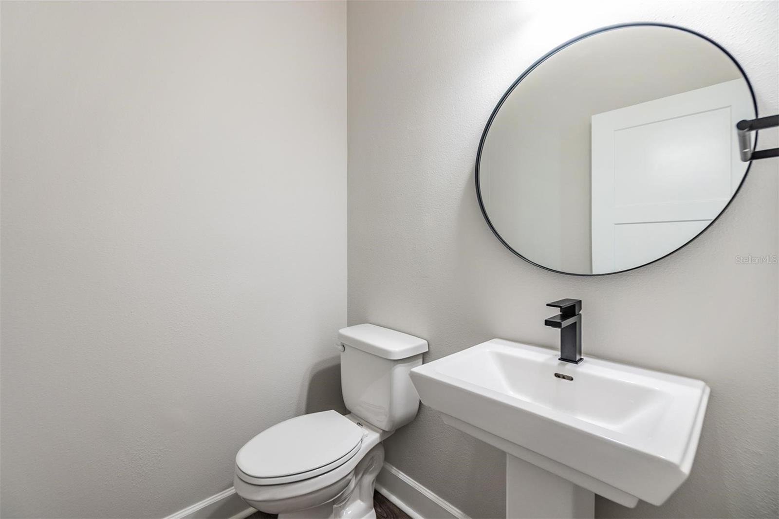 CARMEN PLACE TWNHMS - Residential Lease