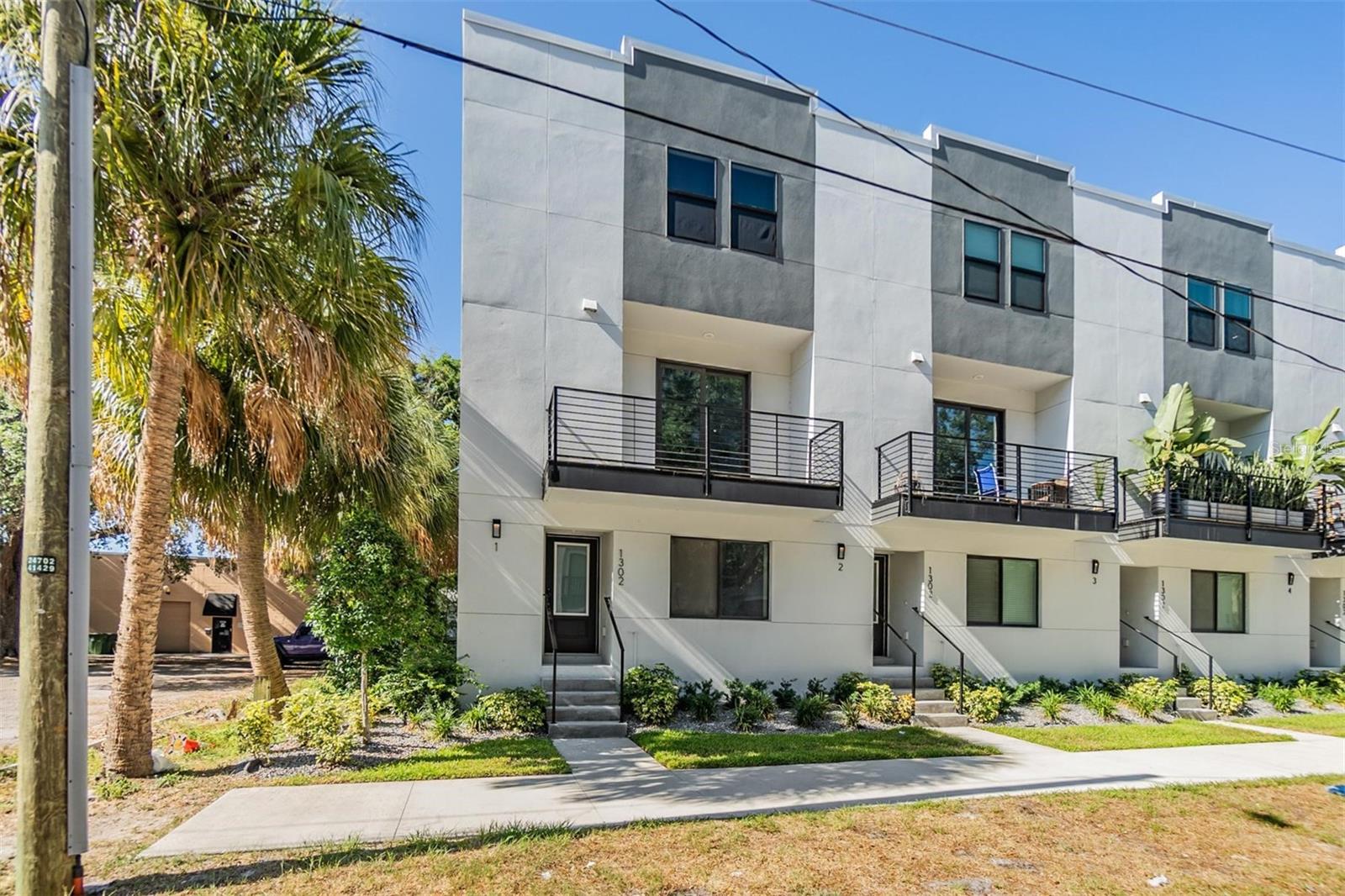 CARMEN PLACE TWNHMS - Residential Lease