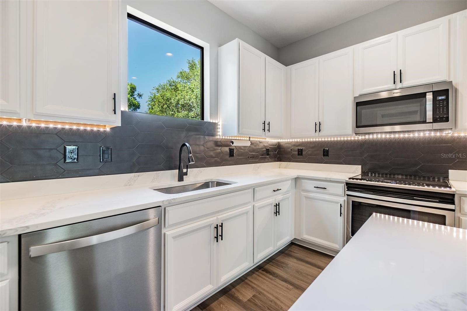 CARMEN PLACE TWNHMS - Residential Lease