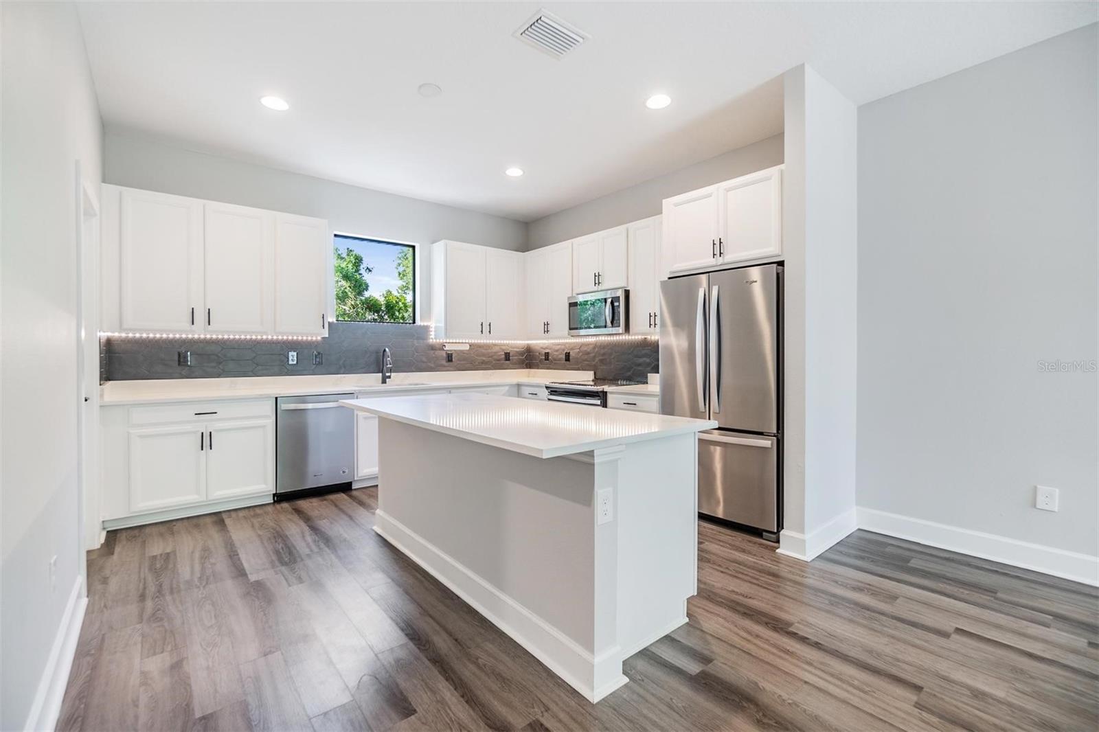 CARMEN PLACE TWNHMS - Residential Lease