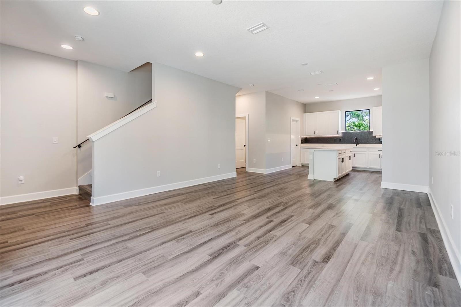 CARMEN PLACE TWNHMS - Residential Lease
