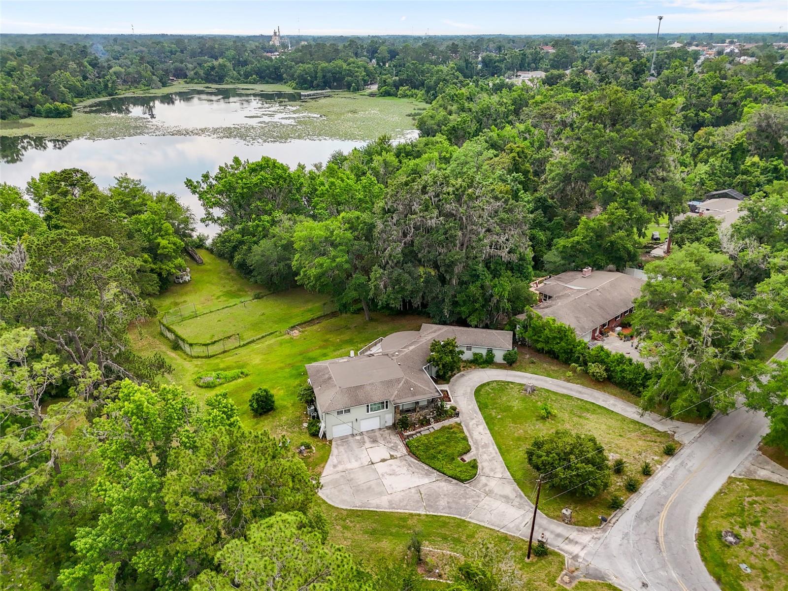 LAKE VILLAS - Residential