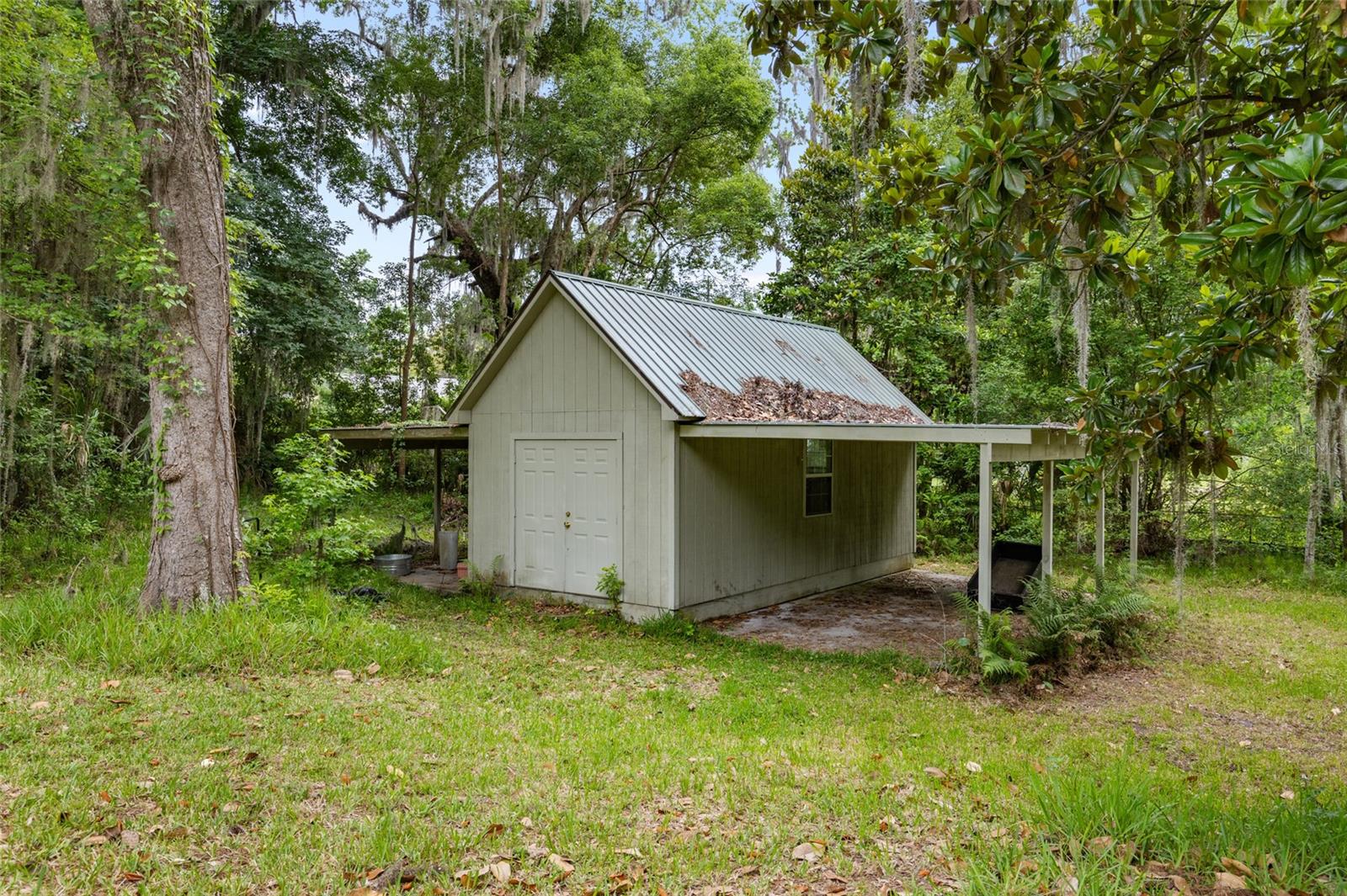 LAKE VILLAS - Residential