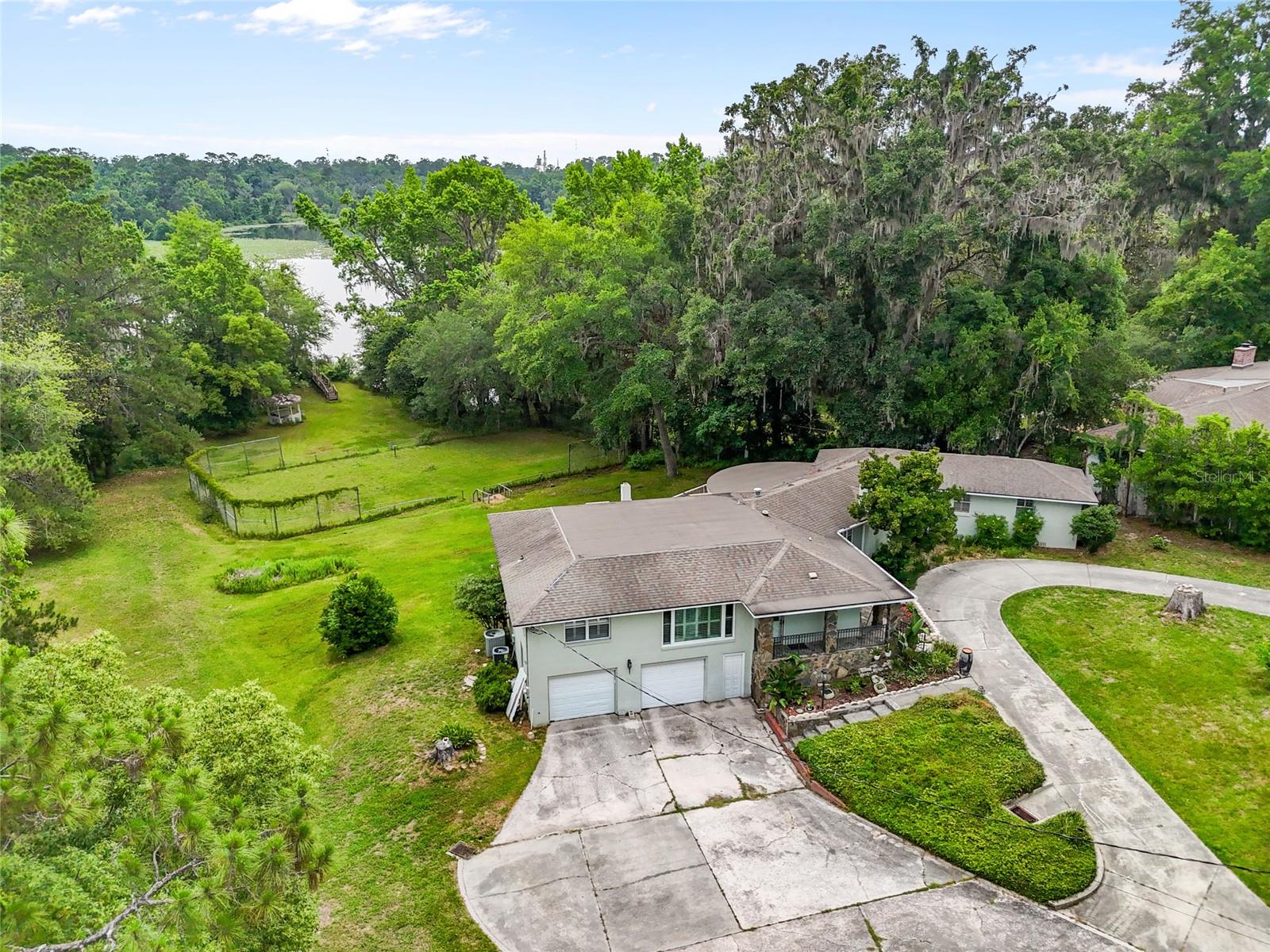 LAKE VILLAS - Residential