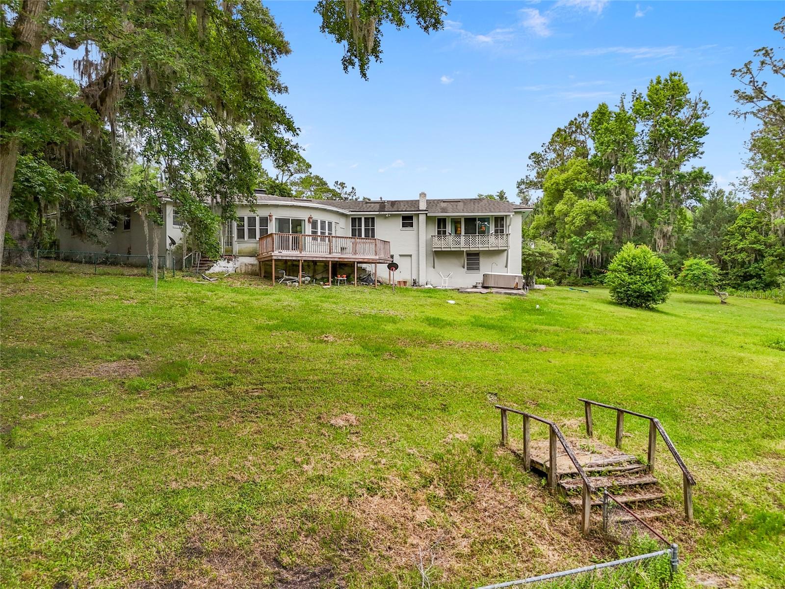 LAKE VILLAS - Residential