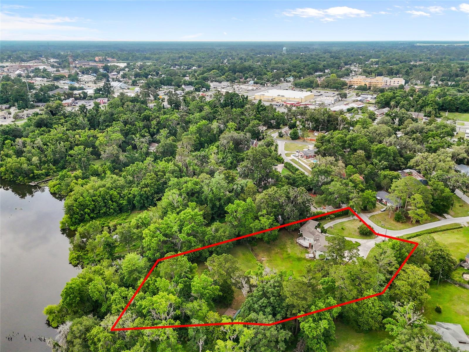 LAKE VILLAS - Residential