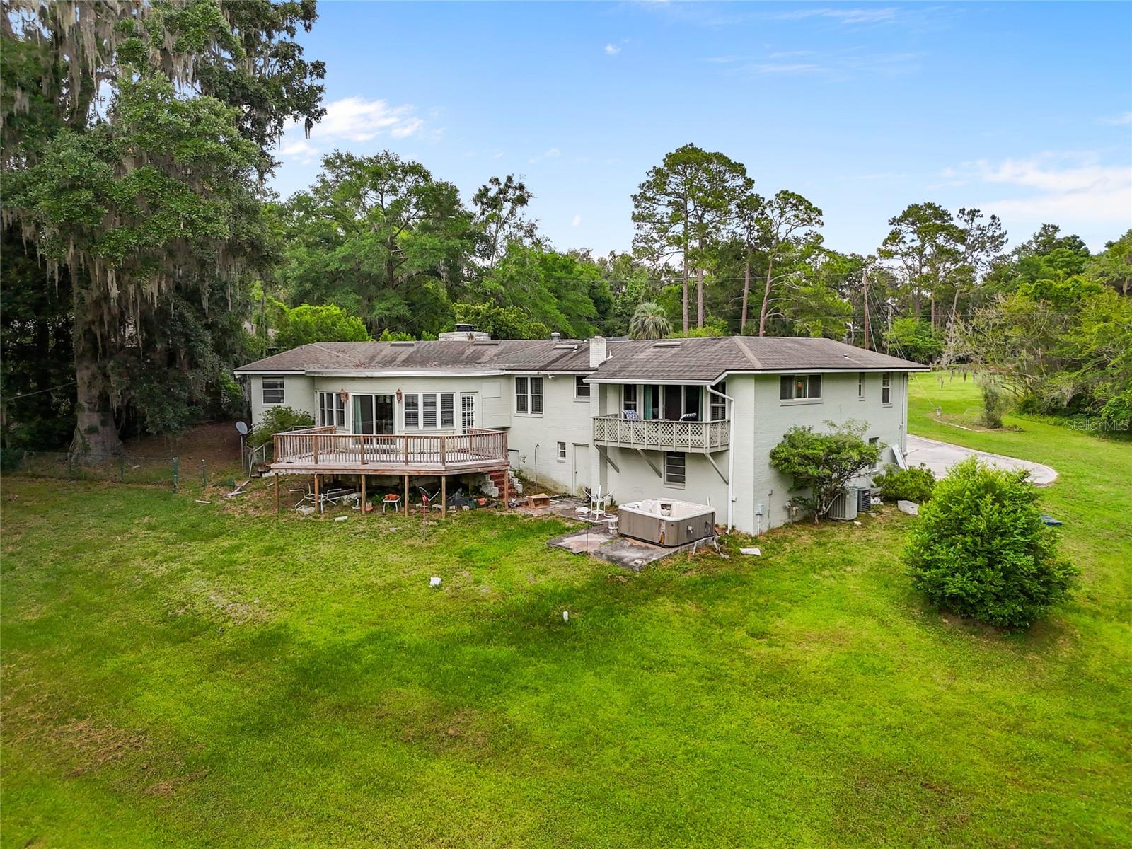 LAKE VILLAS - Residential