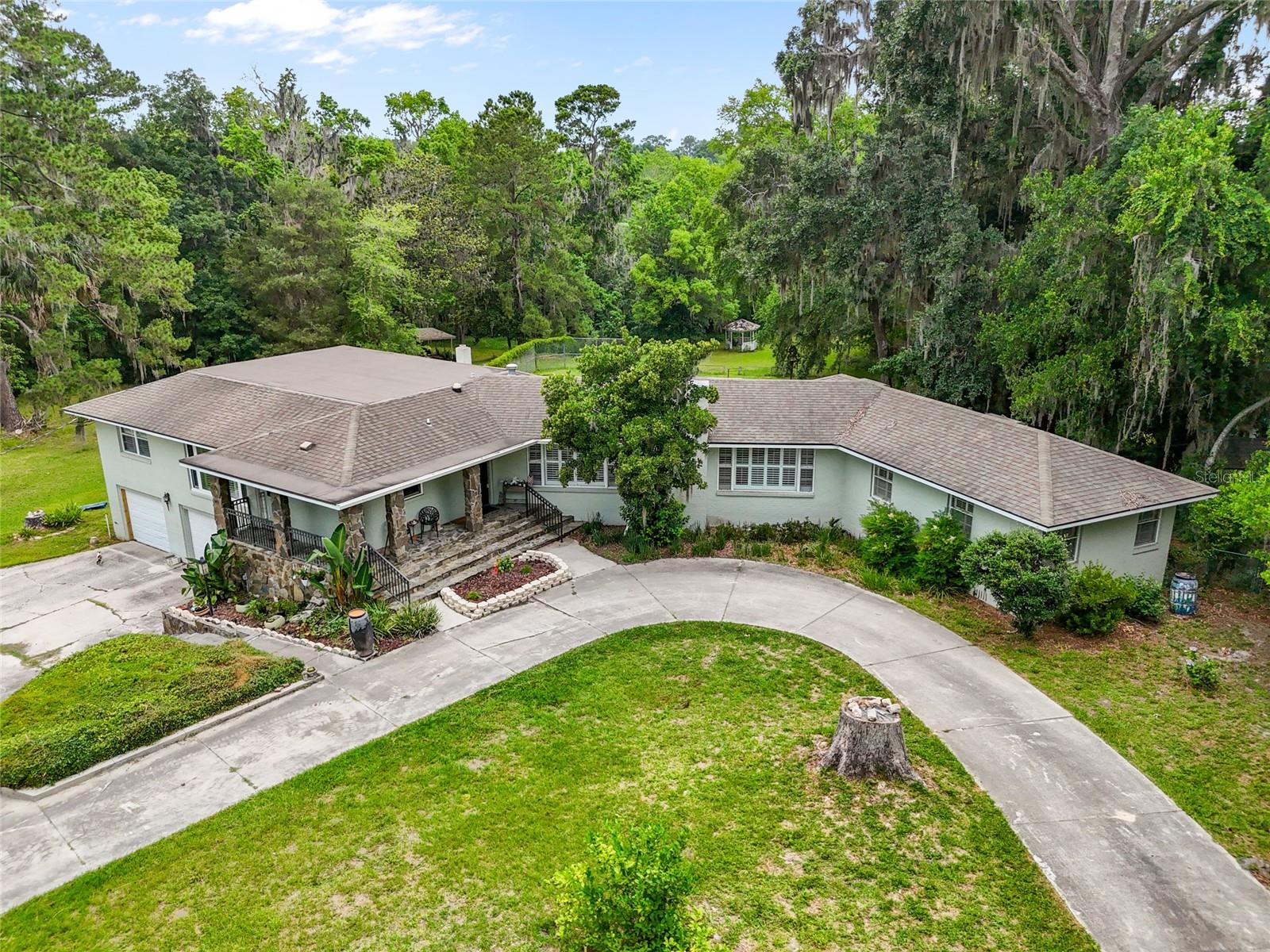 LAKE VILLAS - Residential