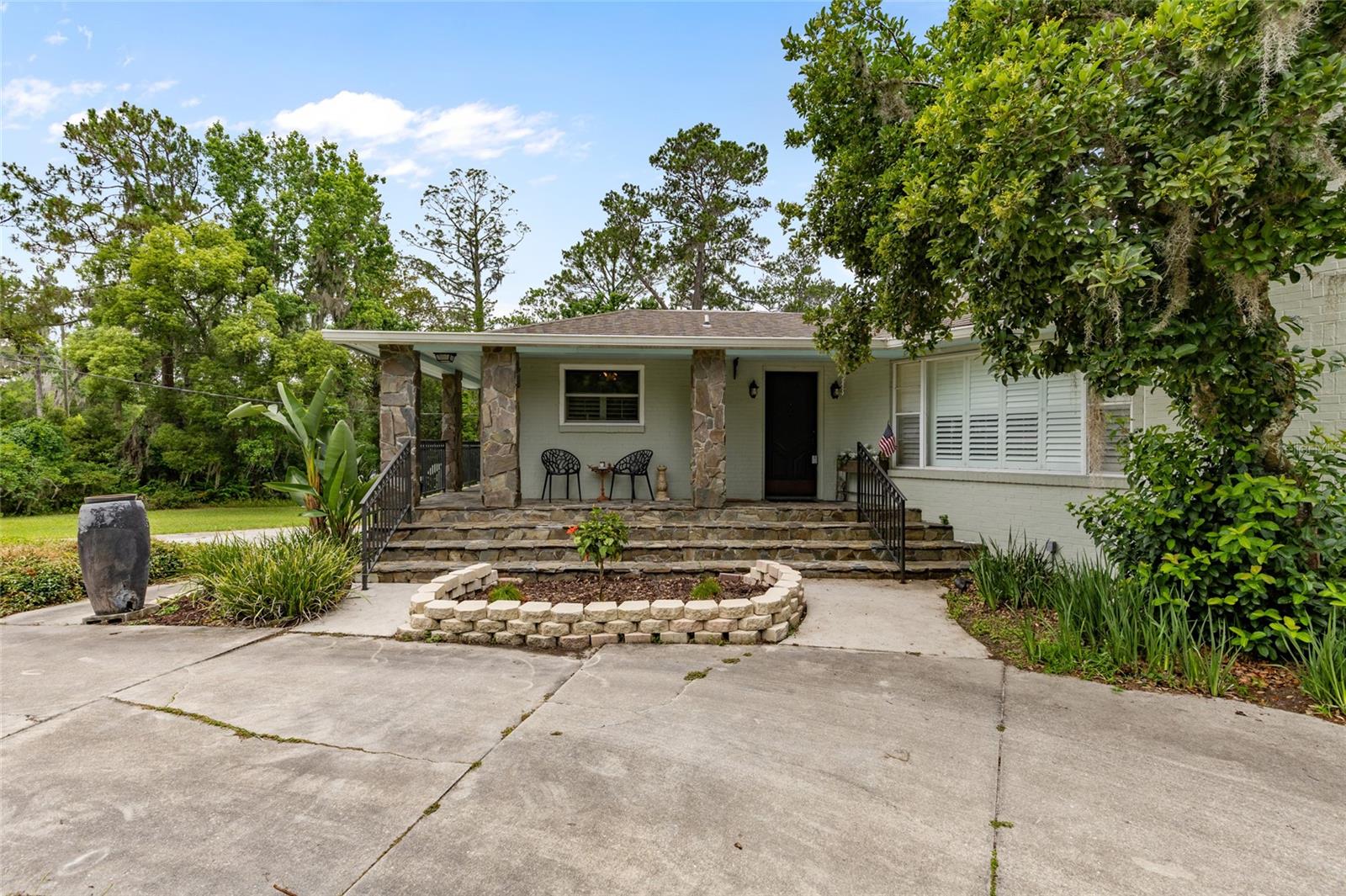 LAKE VILLAS - Residential