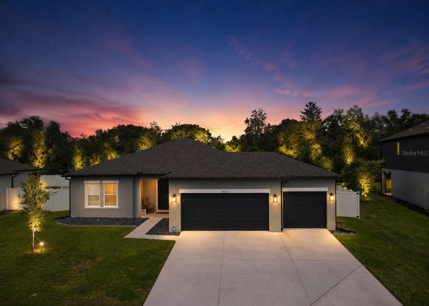 HAMPTON OAKS - Residential