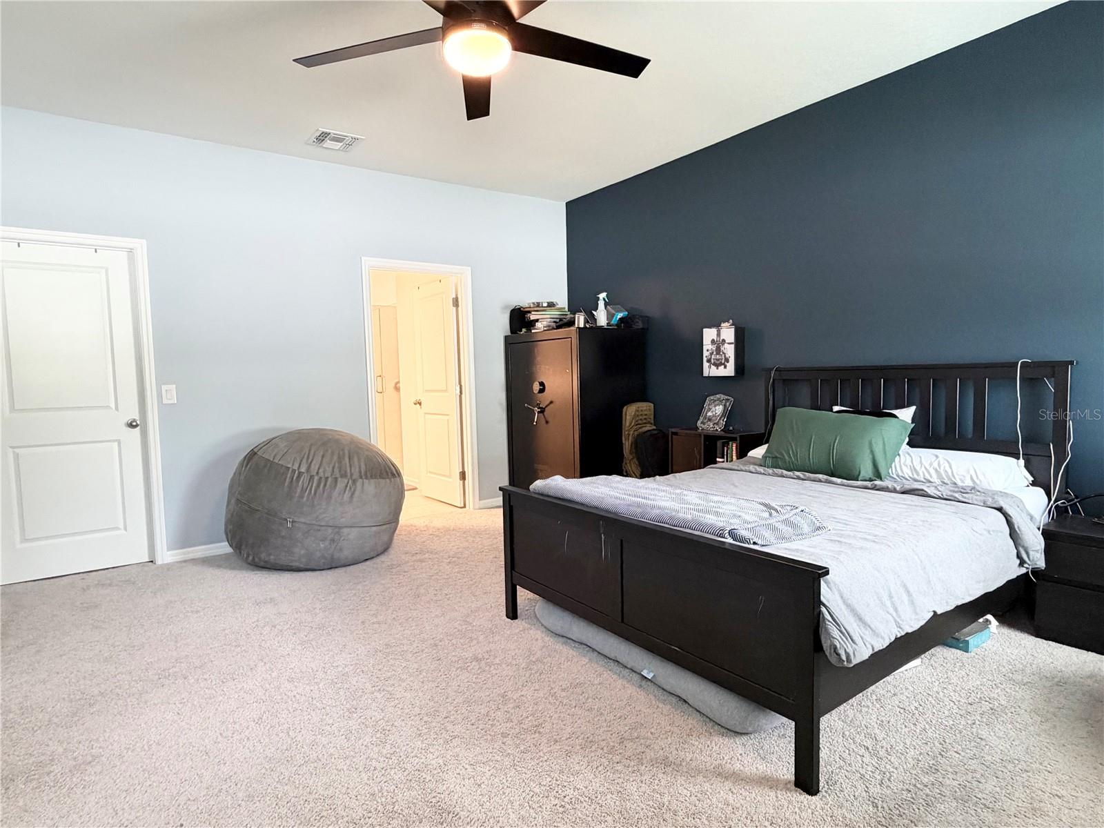 HAMPTON OAKS - Residential
