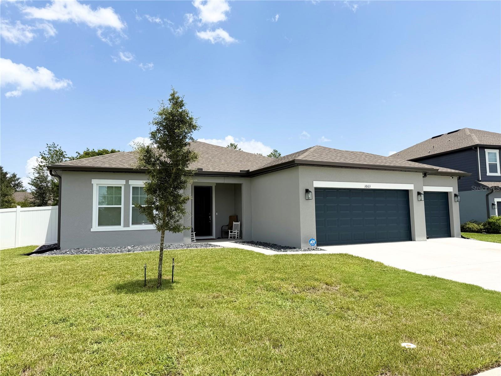 HAMPTON OAKS - Residential