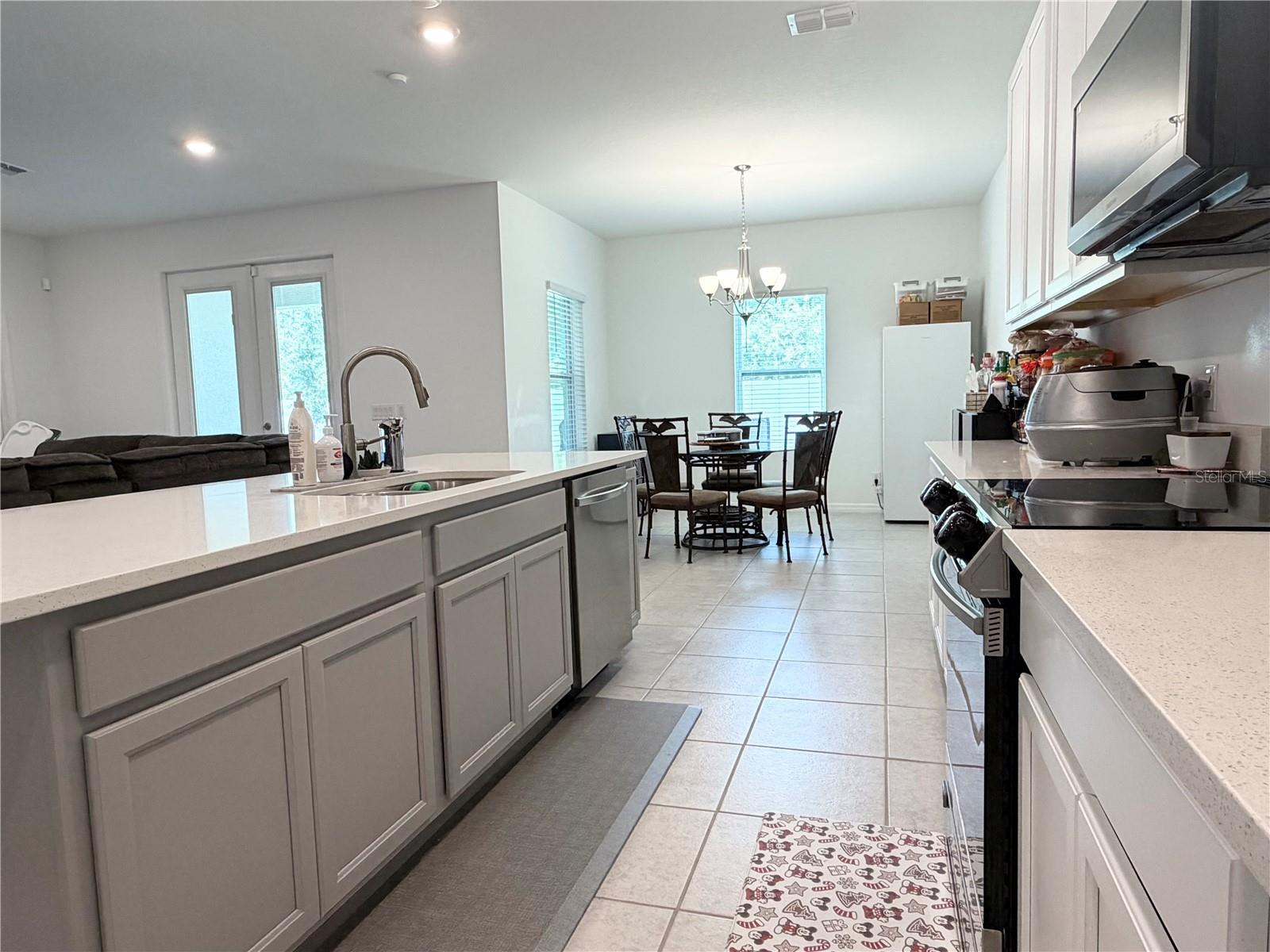 HAMPTON OAKS - Residential