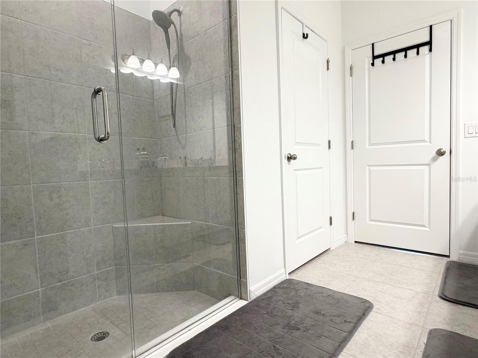 HAMPTON OAKS - Residential