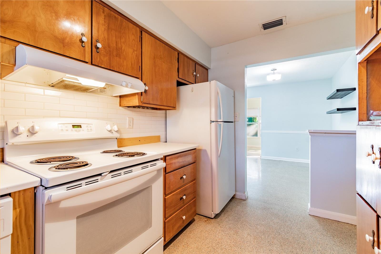 DUNEDIN LAKEWOOD ESTATES - Residential
