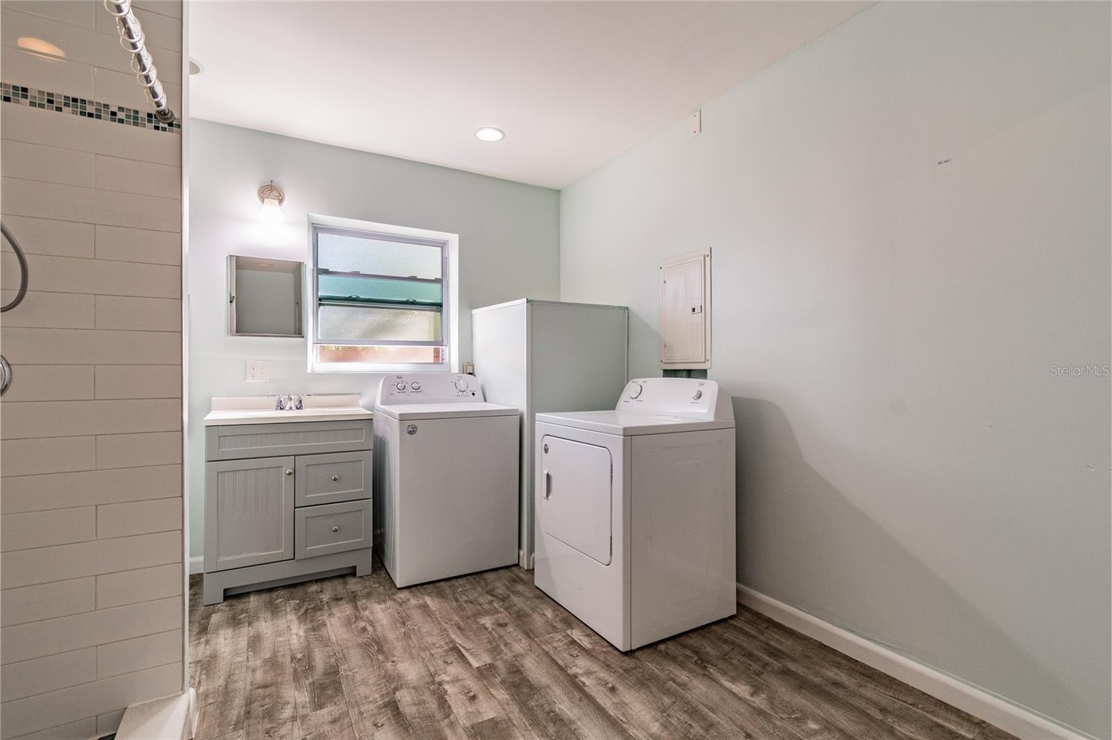 DUNEDIN LAKEWOOD ESTATES - Residential
