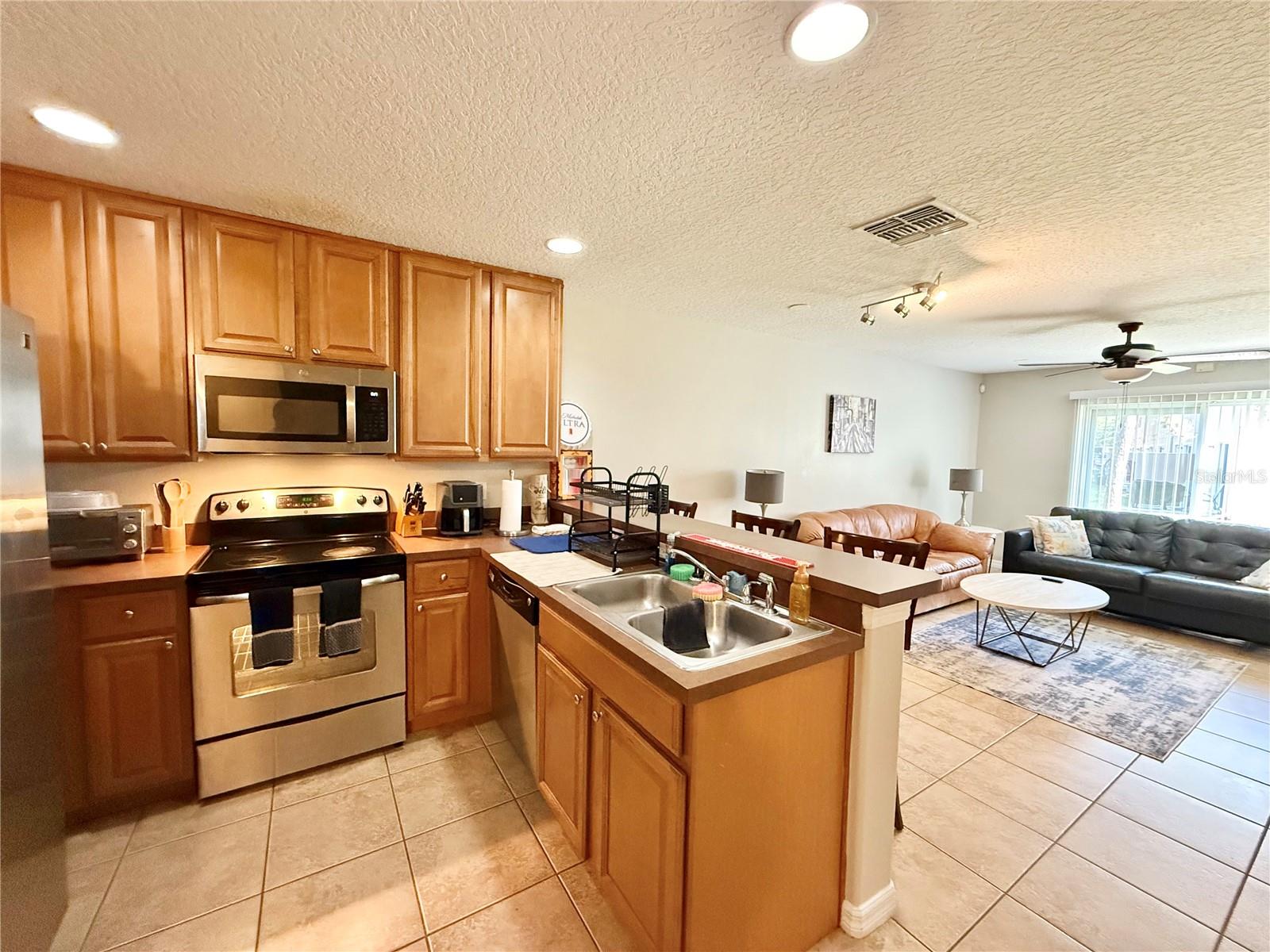 HAWTHORNE GLEN TWNHMS - Residential