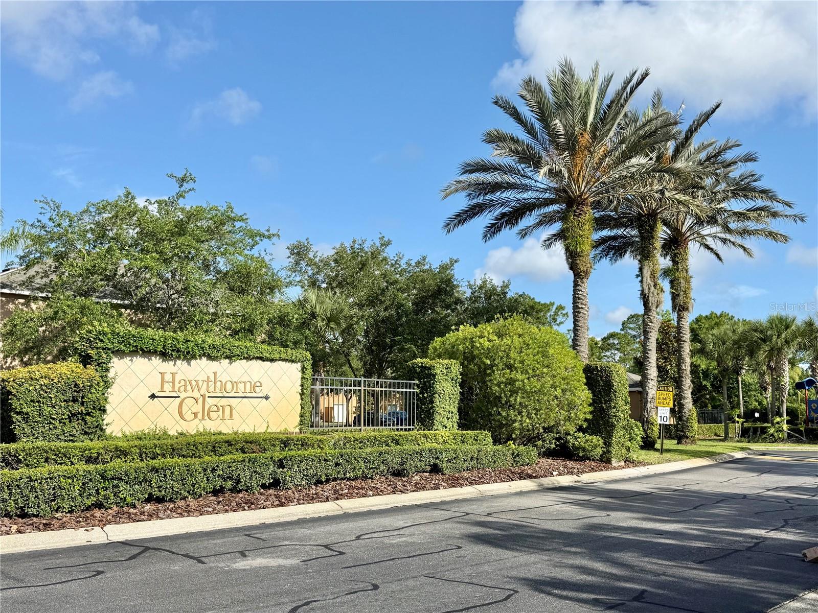 HAWTHORNE GLEN TWNHMS - Residential