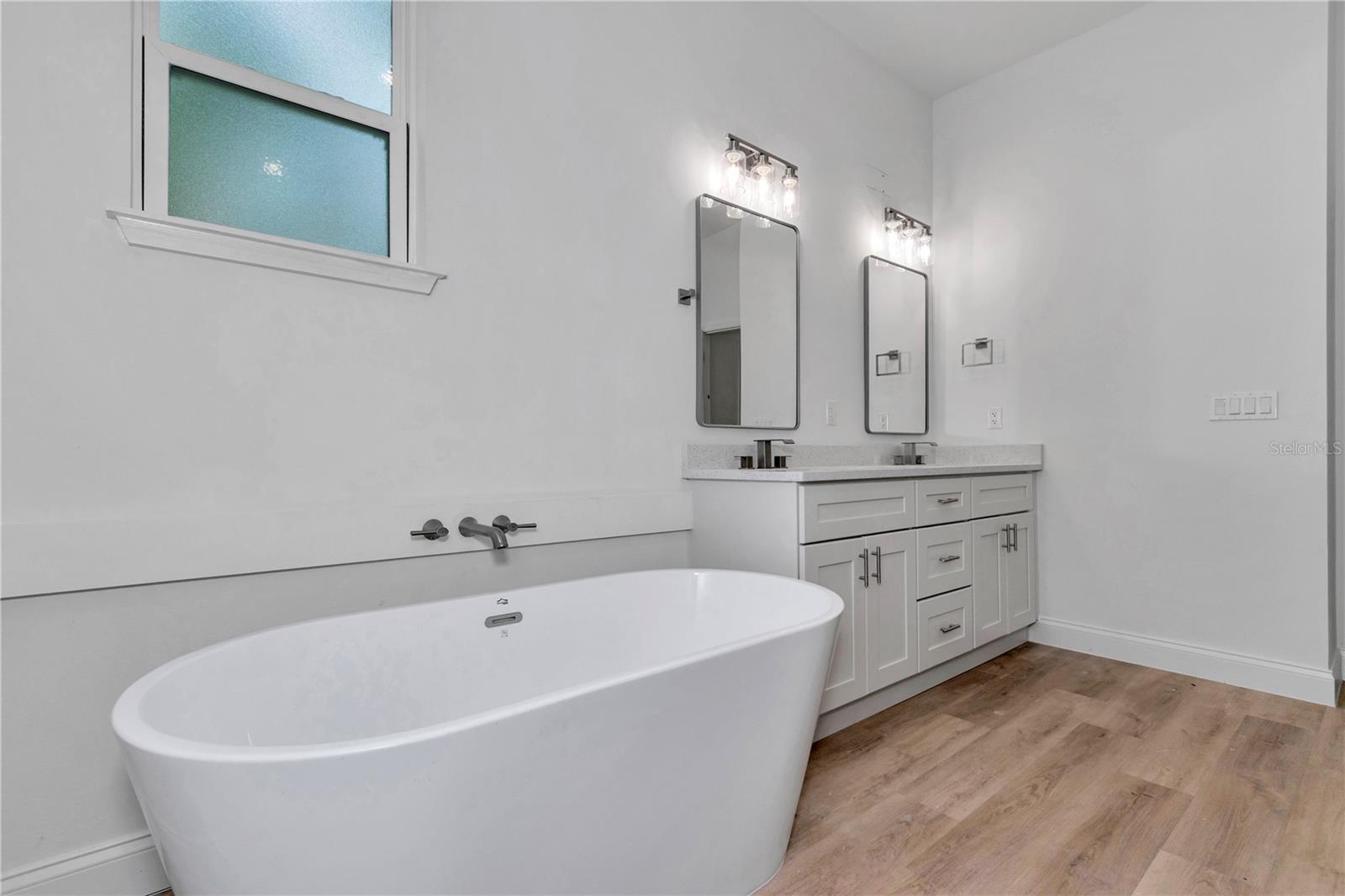 CITRUS SPGS UNIT 07 - Residential