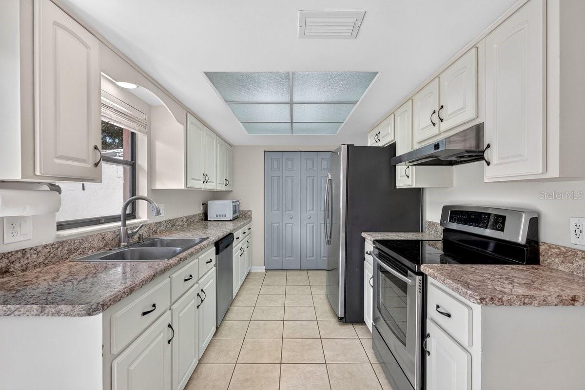 PELICAN COVE WEST PH I - Residential