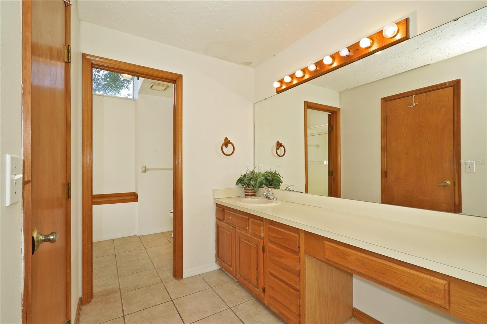 ISLAND OAKS SUB - Residential