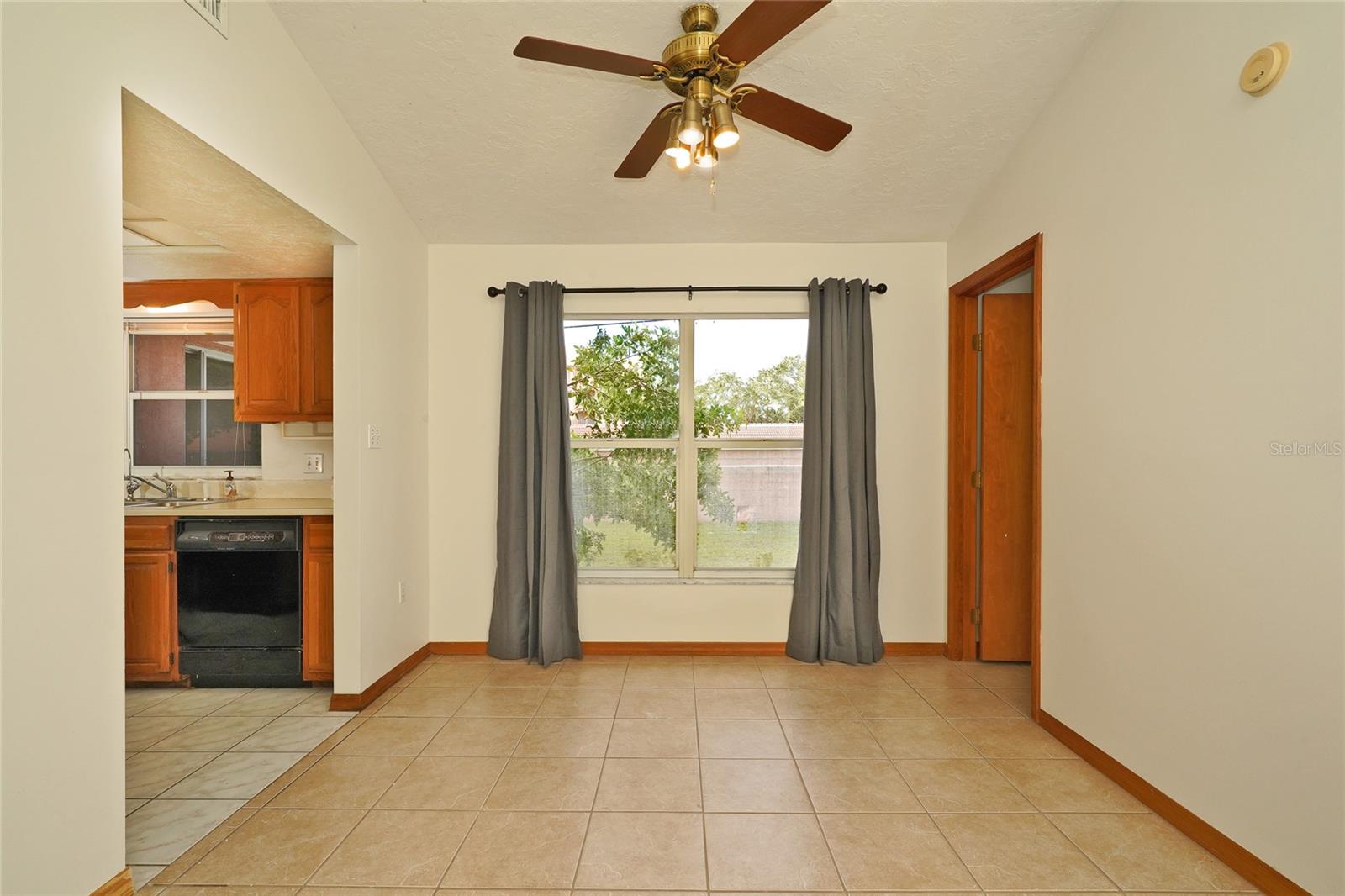 ISLAND OAKS SUB - Residential
