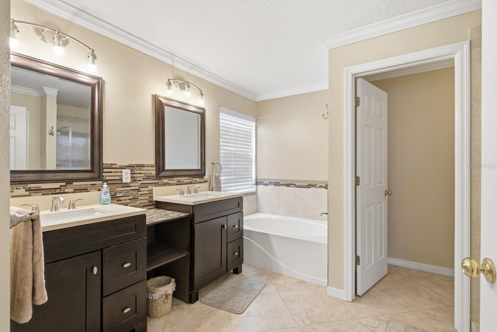 BAY ARBOR - Residential