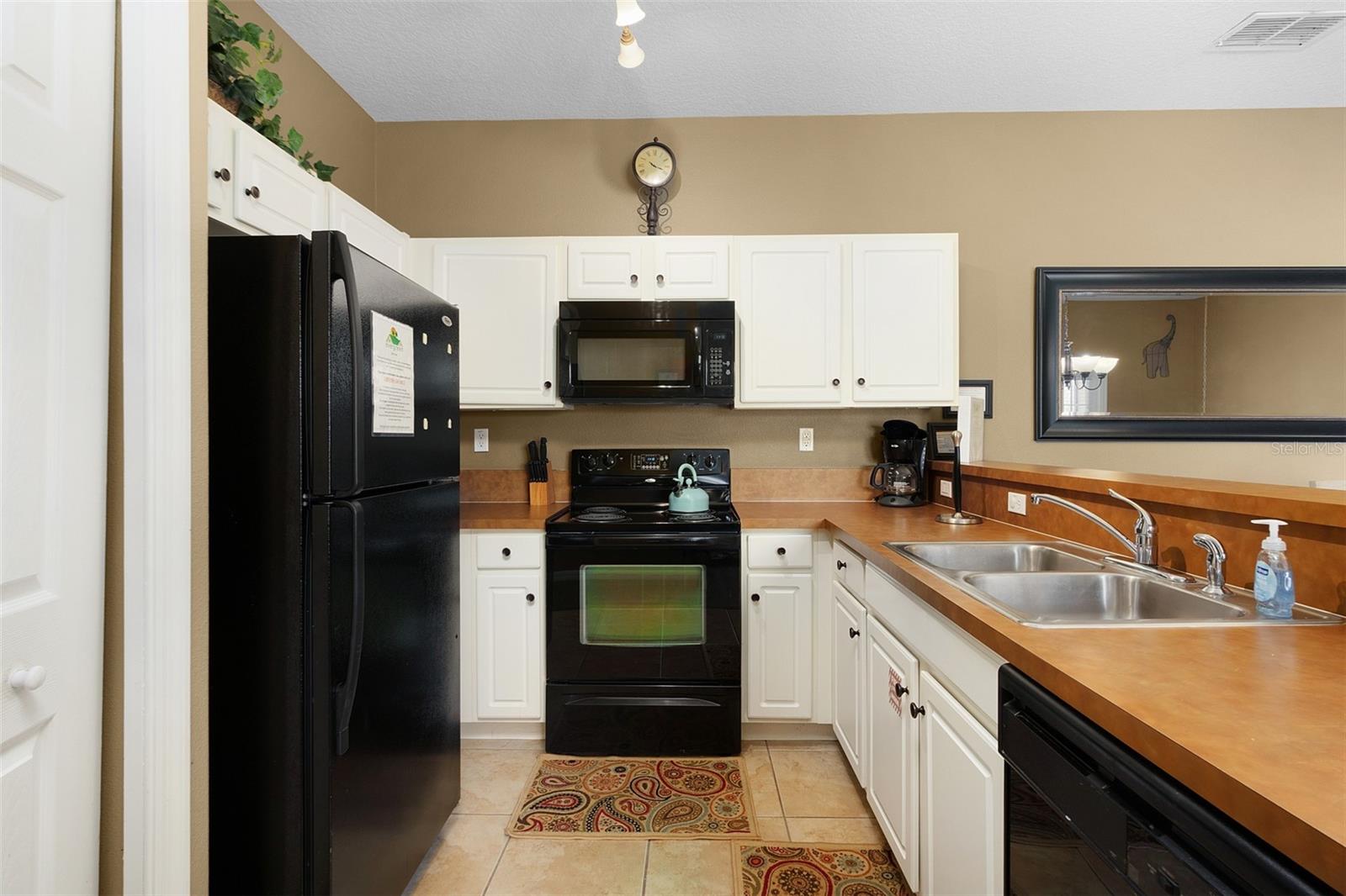 OAKWATER CONDO PH 20-23 - Residential