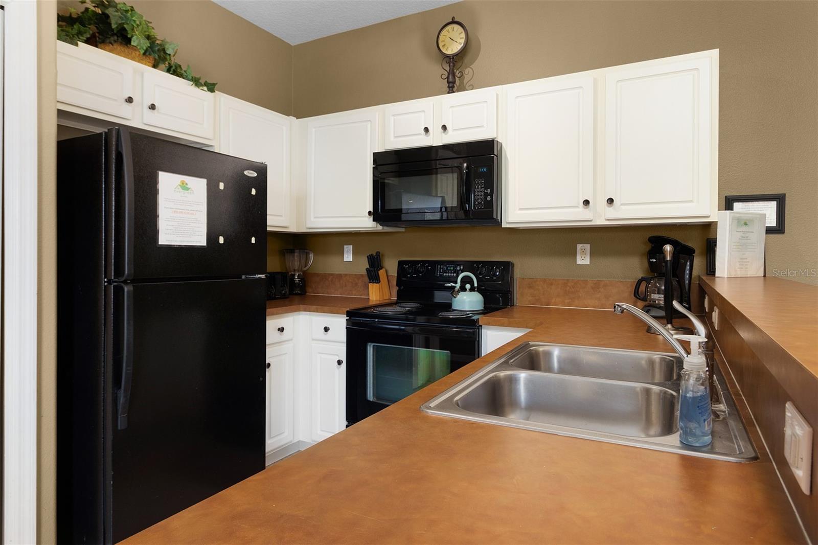 OAKWATER CONDO PH 20-23 - Residential