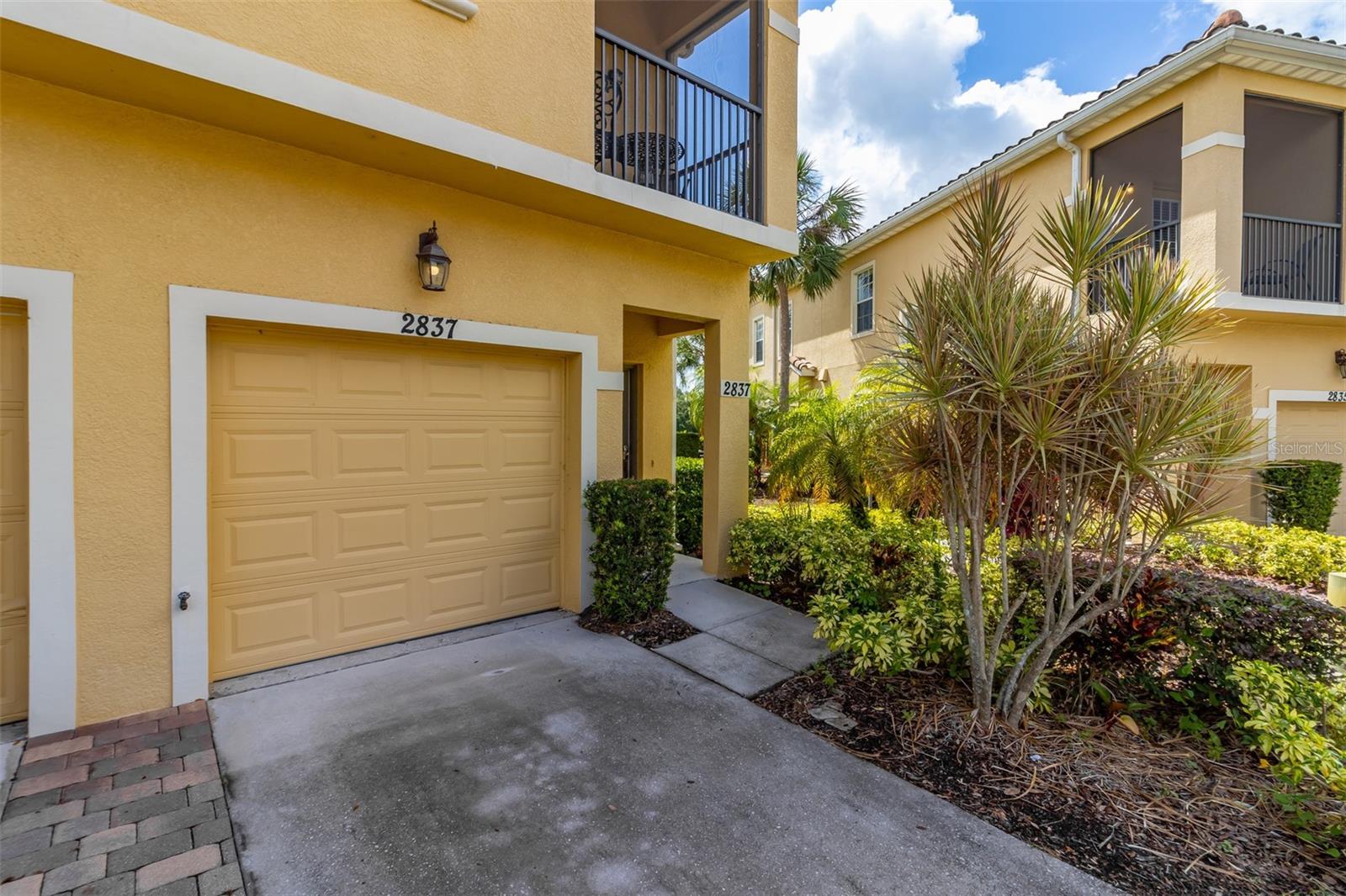 OAKWATER CONDO PH 20-23 - Residential