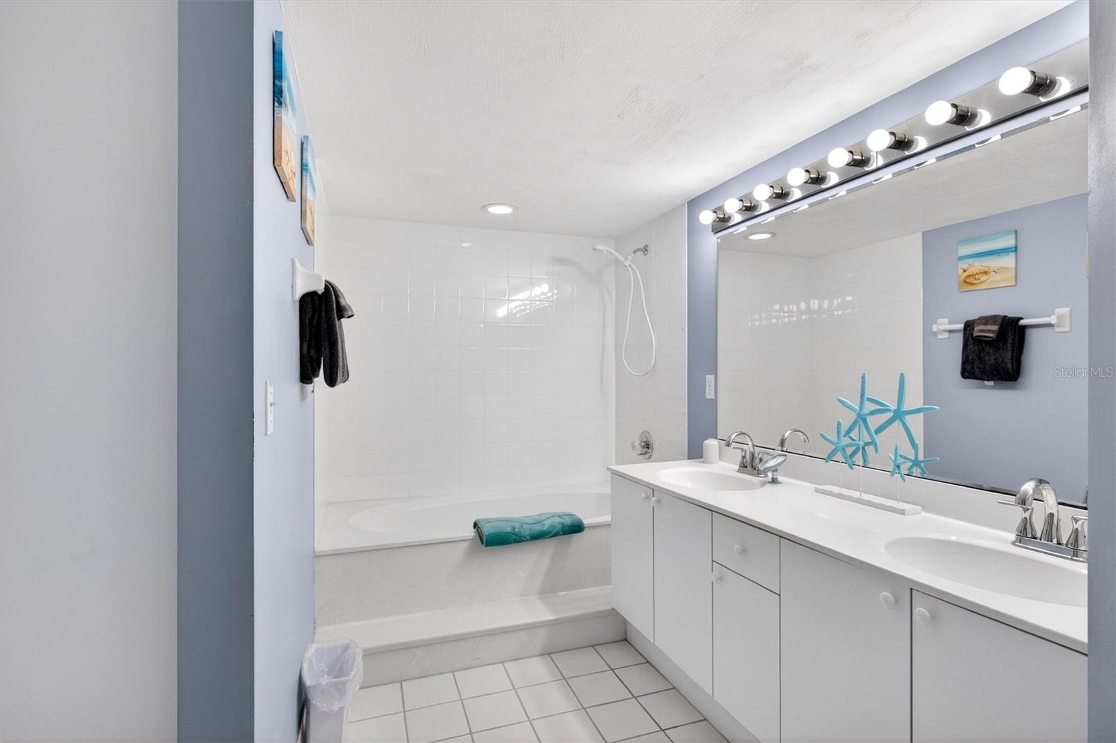 NORTH GRAND COQUINA CONDO PENTHOUSE UNIT - Residential