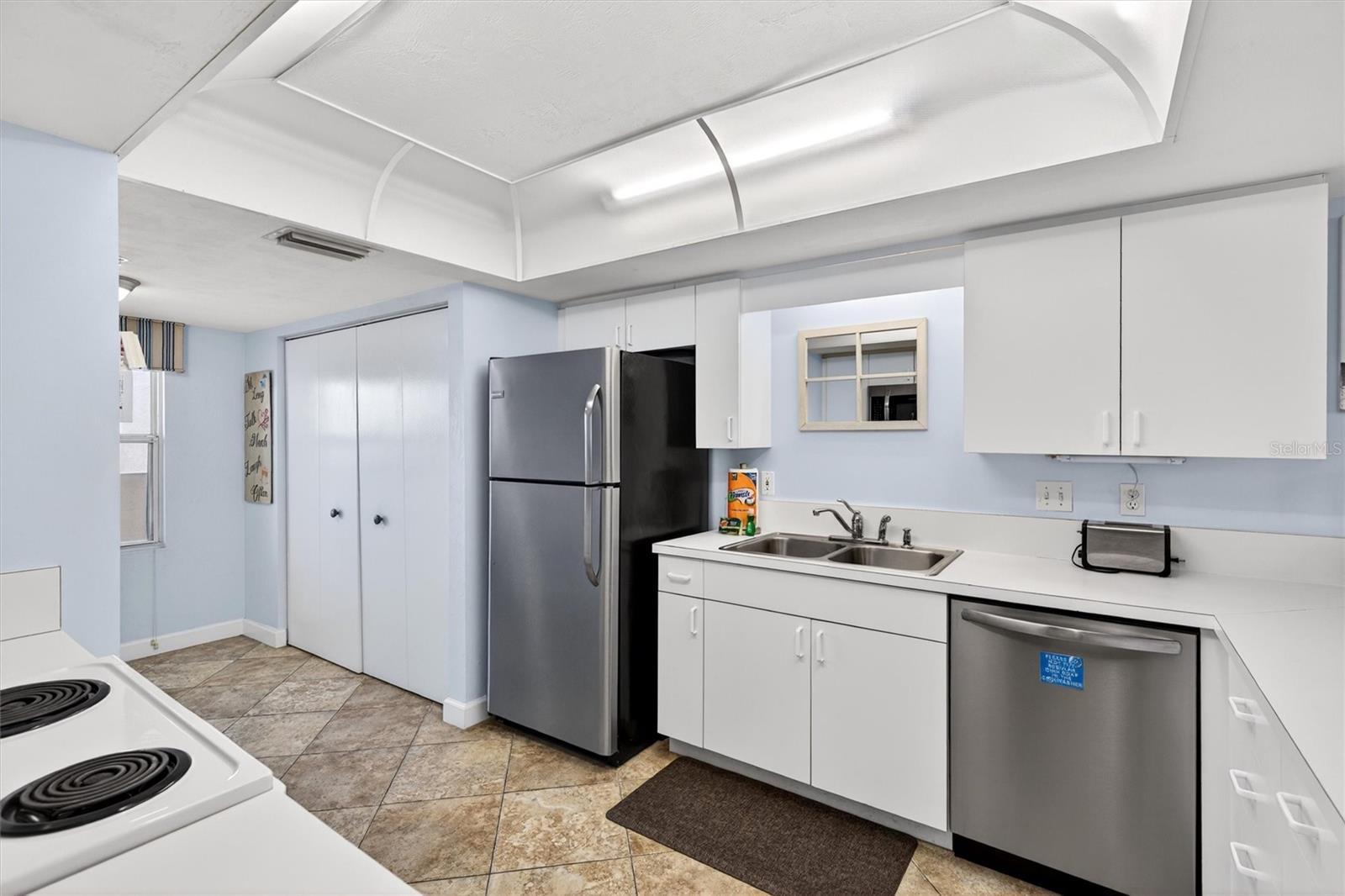 NORTH GRAND COQUINA CONDO PENTHOUSE UNIT - Residential