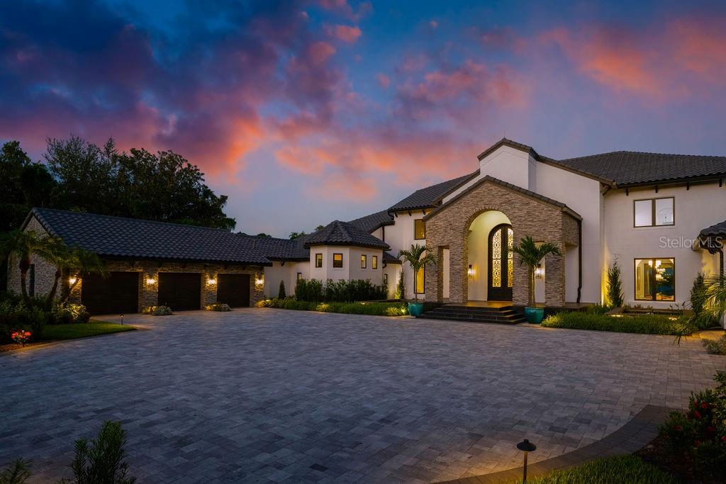 LAKE MAITLAND MANOR - Residential