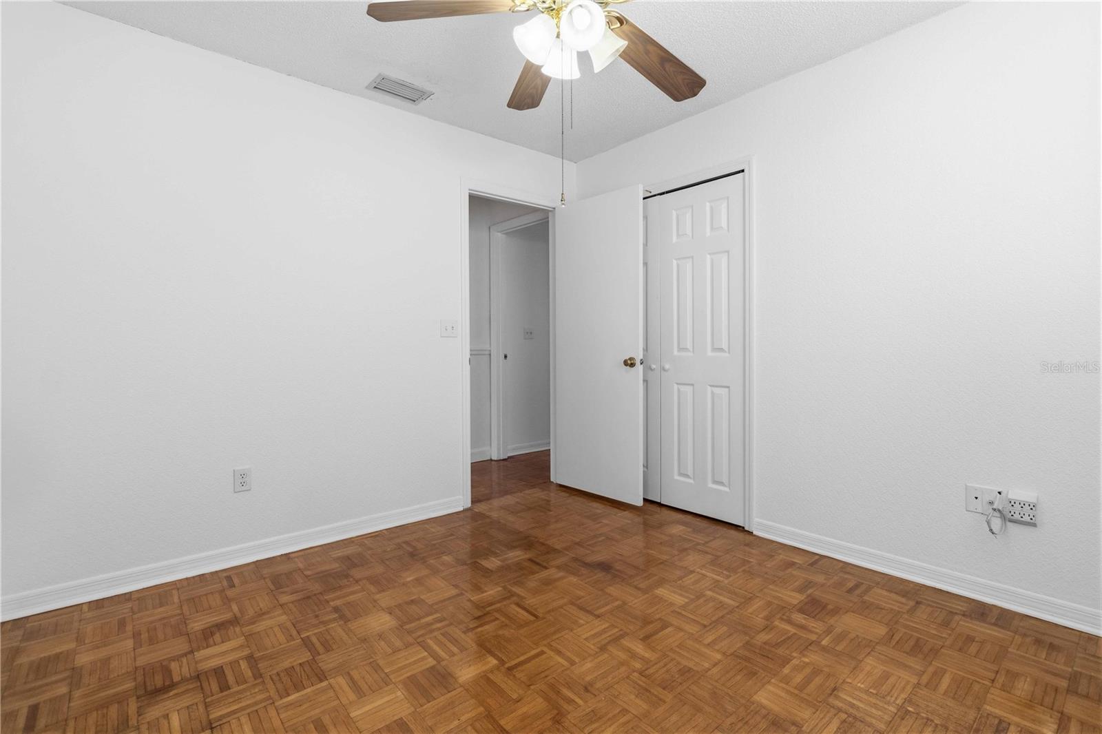 WALNUT HILLS UNIT 02 - Residential