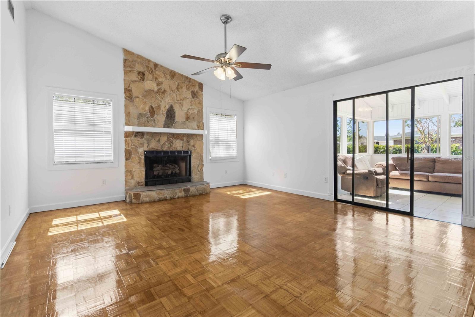 WALNUT HILLS UNIT 02 - Residential