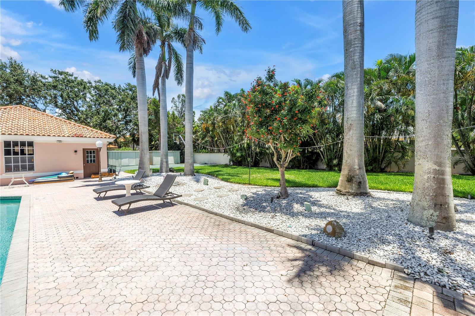 DOLPHIN CAY-PHASE 1 - Residential
