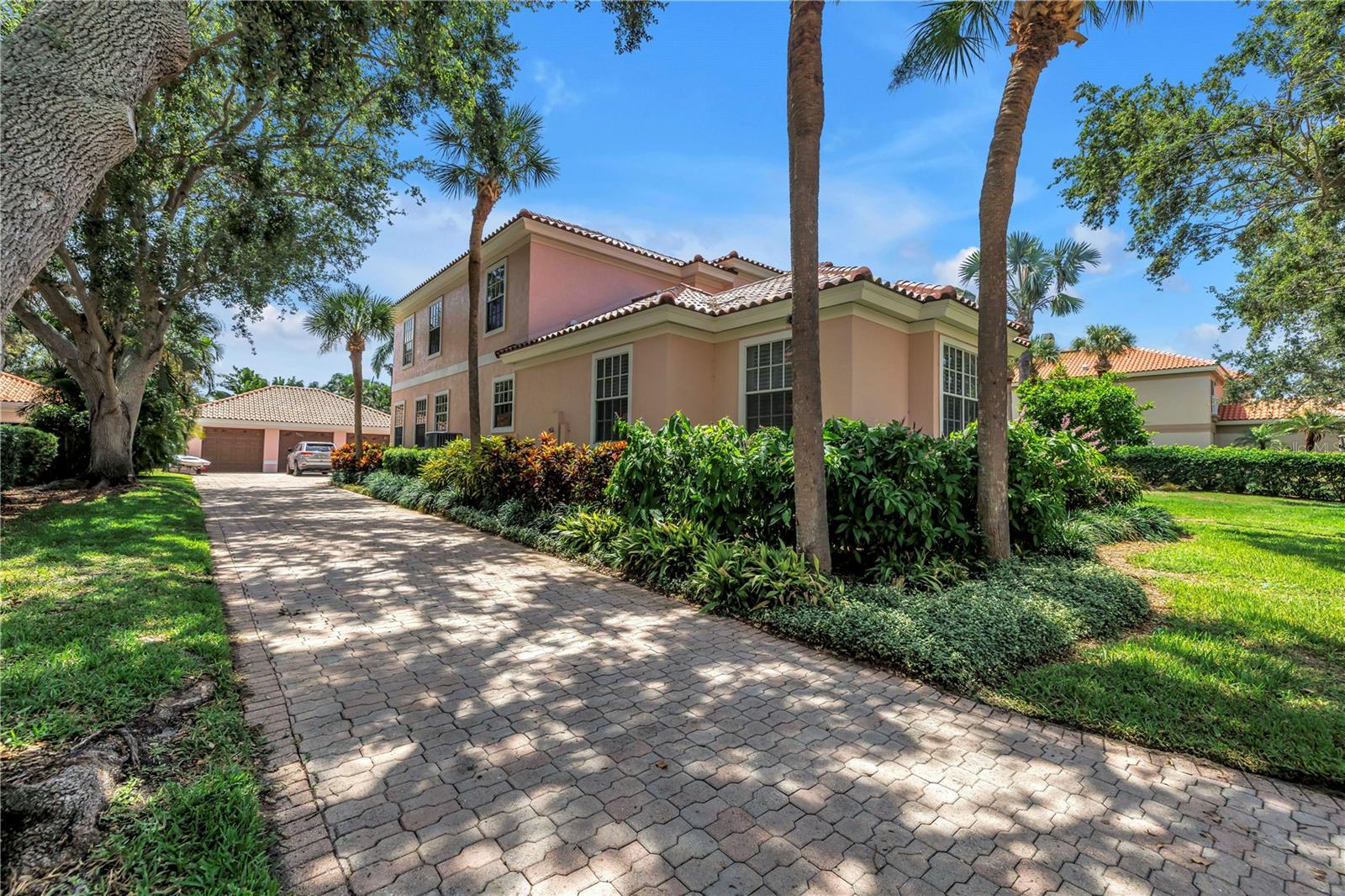 DOLPHIN CAY-PHASE 1 - Residential