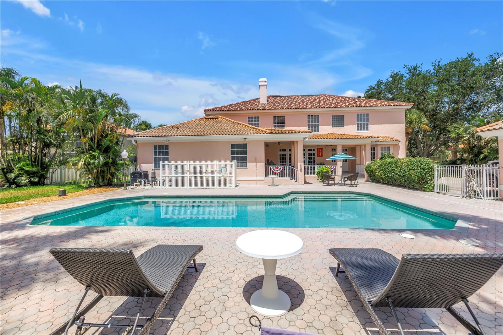 DOLPHIN CAY-PHASE 1 - Residential