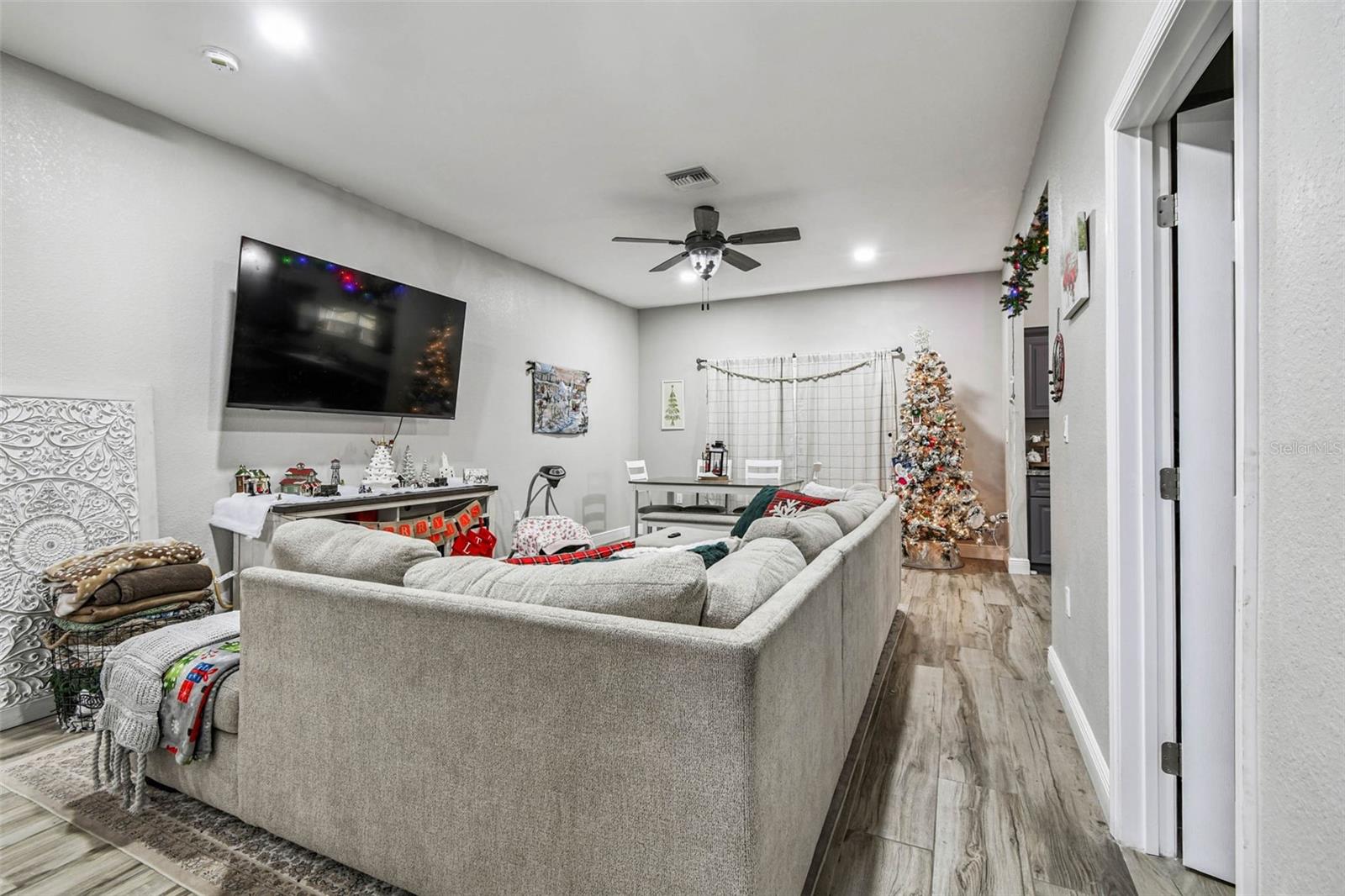 OAKRIDGE ESTATES - Residential