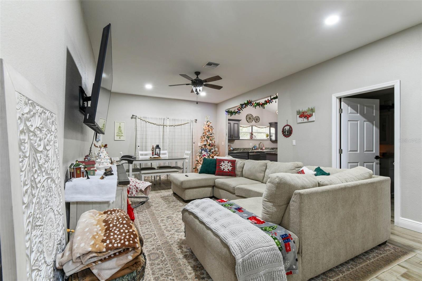 OAKRIDGE ESTATES - Residential