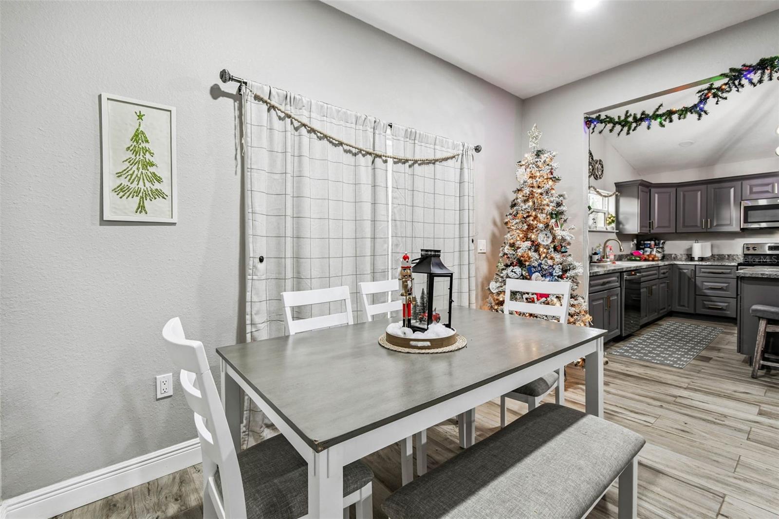 OAKRIDGE ESTATES - Residential