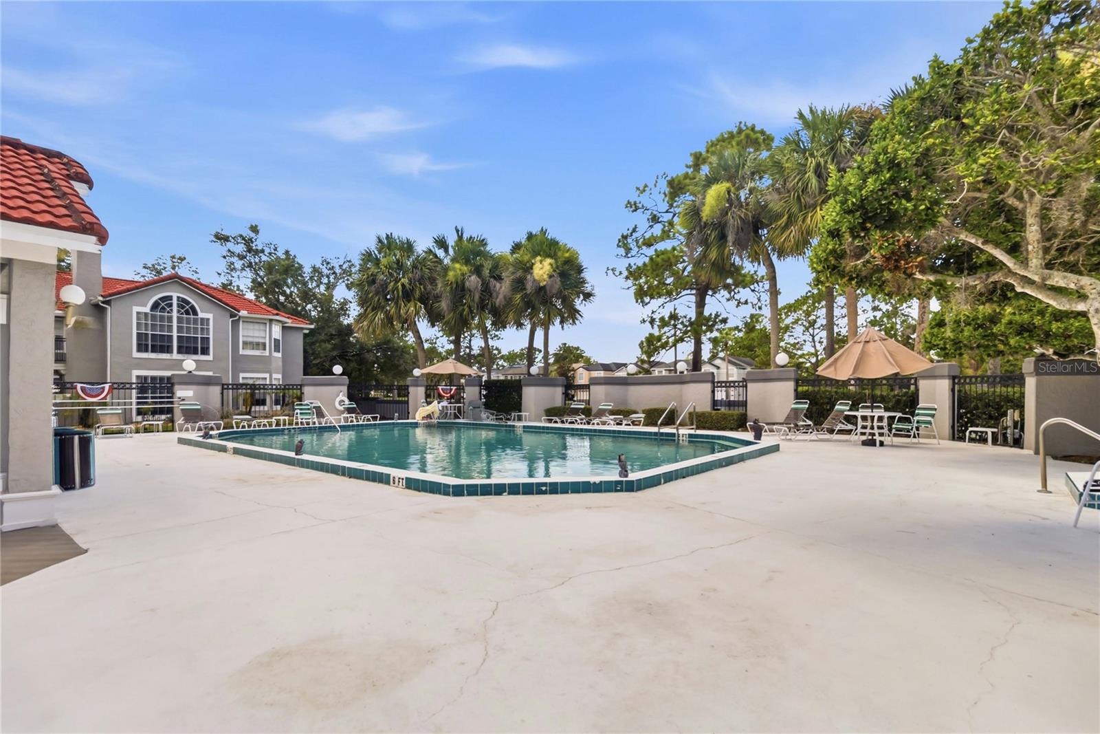 HUNTERS CHASE CONDO PH 1 - Residential